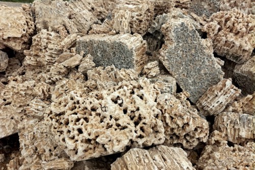  Крымский природный меотис фр. 100-500 мм.  купить в Воронеже меотис бежевый рыжий молочный желтый ракушечник 4 500 руб/т   фото 