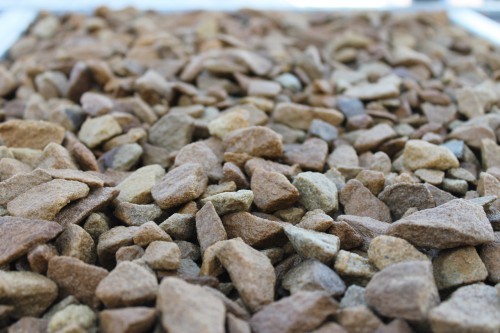  Щебень крошка желтый (песчаник) фр. 20-40 мм.  купить  в Воронеже песчаник бежевый рыжий каменная крошка песчаника 7 200 руб/т   фото 