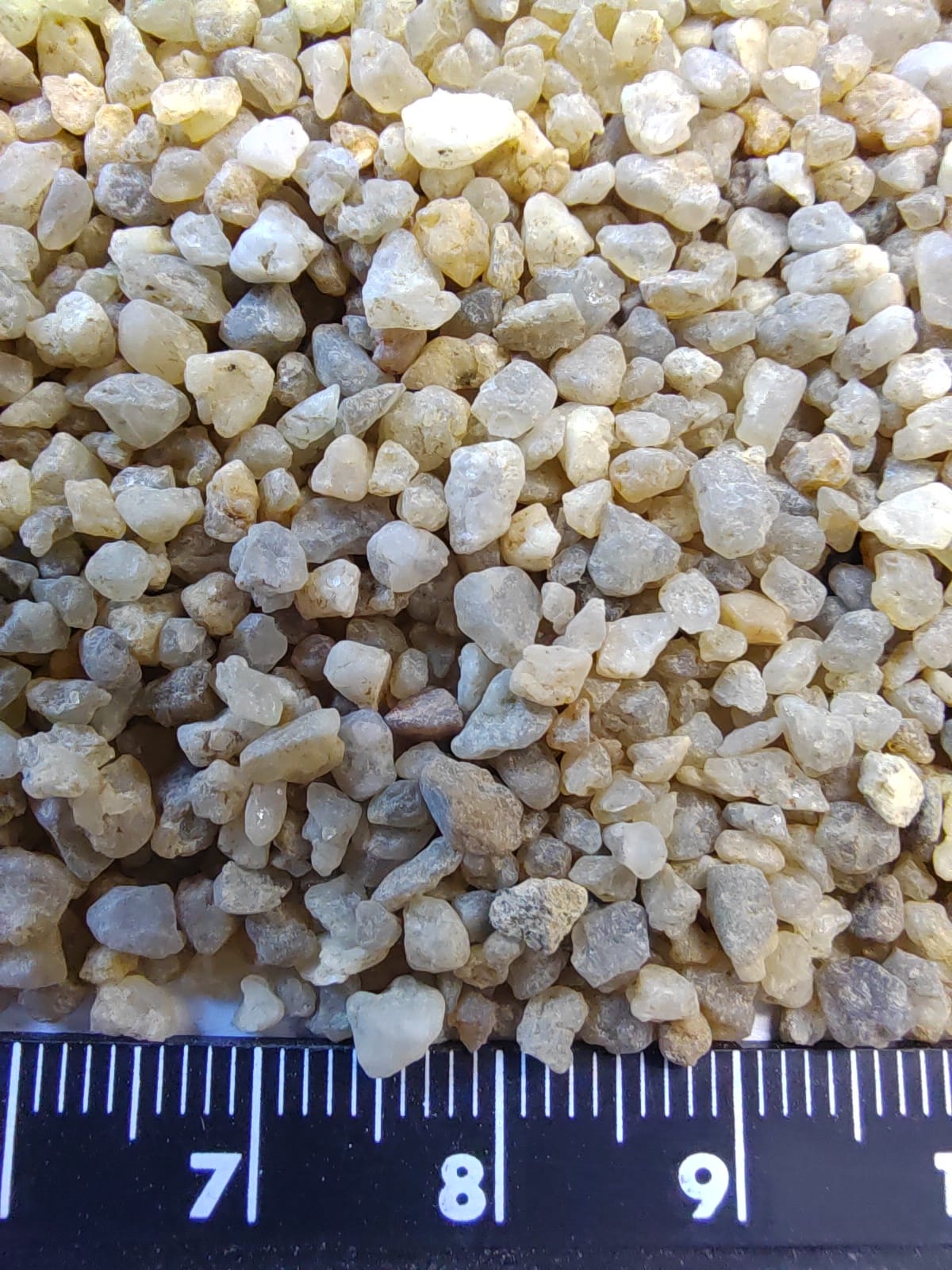 Кварцевый песок для водоподготовки фр. 1,6-3 мм.  купить в Воронеже фото 