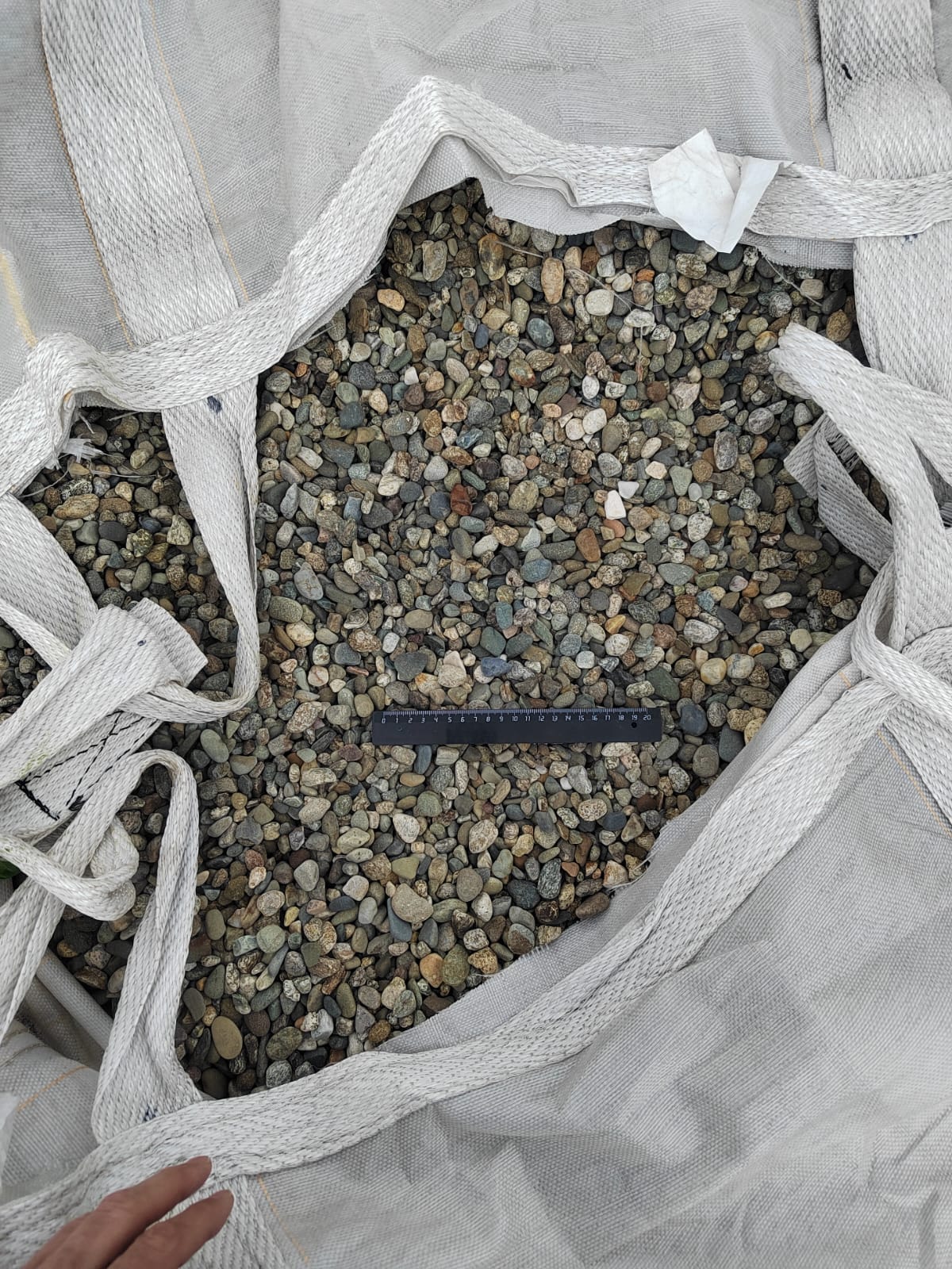  Галька речная окат (серая) фр.10-20 мм купить   в Воронеже галька речная серая, серый, темно-серый, светло-серый, коричневый ландшафтная декоративная речная окатанная округлая галька 4000 руб/т   фото 