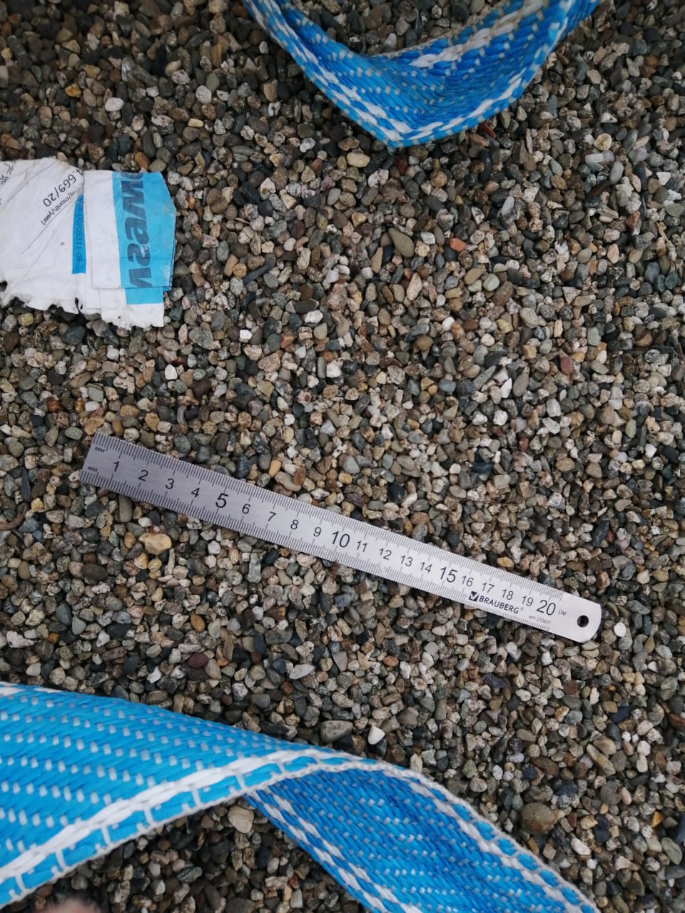  Галька речная окат (серая) фр.3-5 мм купить   в Воронеже галька речная серая бежевый темно-серый окатанный речной камень округлый 8000 руб/т   фото 