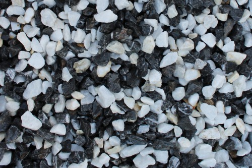  Мраморная крошка (щебень крошка микс : черный-белый) фр. 10-20 мм.  купить  в Воронеже мрамор белый, черный каменная декоративная крошка ландшафтная 9500 руб/т   фото 