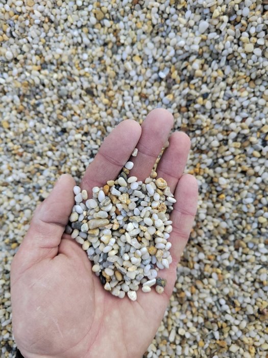 Галька крымская жемчужная фр. 3-5 мм.  купить с доставкой в Воронежу фото 