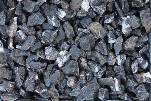  Щебень крошка черный (мрамор) фр. 20-40 мм.  купить  в Воронеже мрамор черный с белыми прожилками мраморная каменная крошка 9000 руб/т   фото 