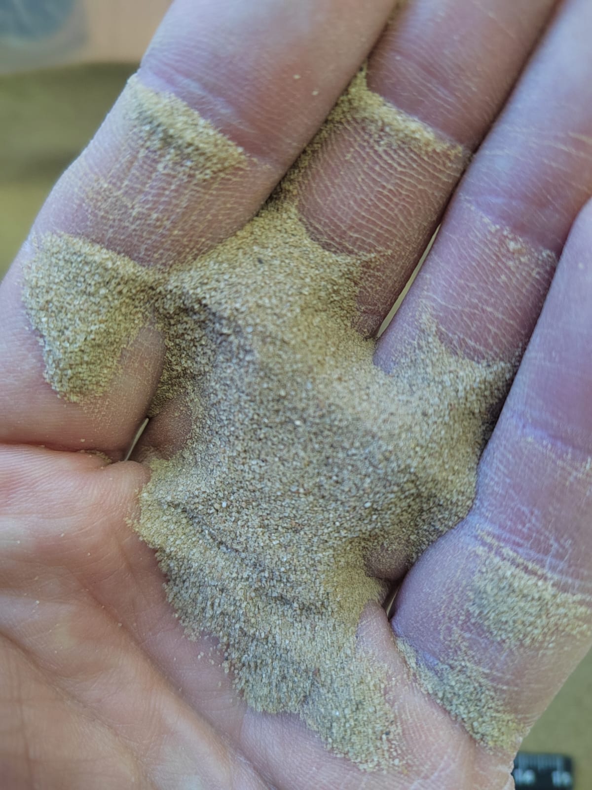 Кварцевый песок для площадок фр. 0,1-0,5 мм.  купить в Воронеже фото 