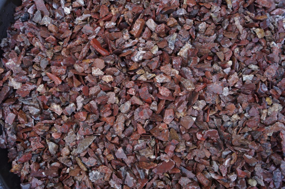  Щебень крошка красный (ЯШМА) фр. 10-20 мм.  купить  в Воронеже яшма красный, бордовый, оранжевый, рыжий декоративный каменный ландшафтный щебень колотый 6 600 руб/т   фото 