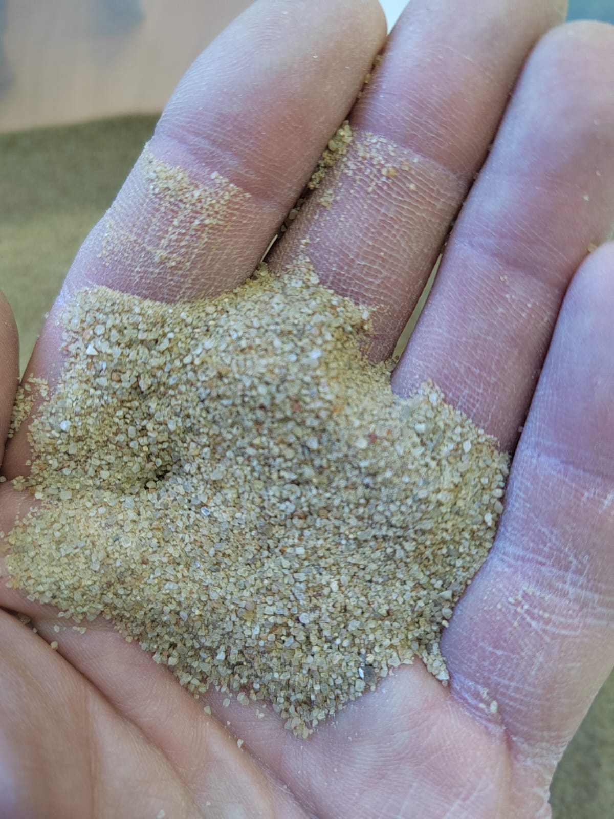 Кварцевый песок для площадок фр. 0,16-0,63 мм.  купить в Воронеже фото 