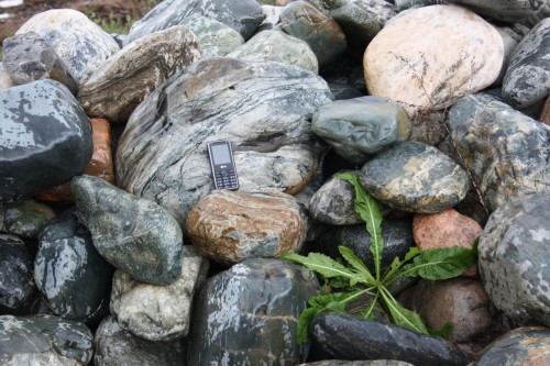  Ландшафтные валунчики фр.100-500 мм.  купить в Воронеже крупный природный камень серый, темно-серый, светло-серый речной валун крупный 4800 руб/т   фото 