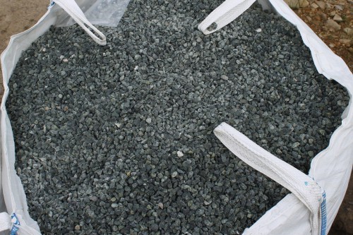  Щебень крошка зеленый (змеевик) фр. 10-20 мм.  купить  в Воронеже змеевик зеленый, салатовый декоративная ландшафтная каменная крошка щебня 7 200 руб/т   фото 