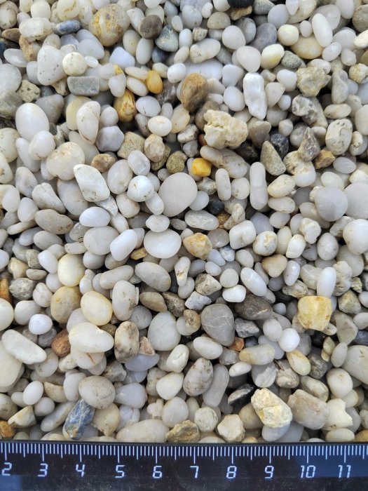 Галька крымская жемчужная фр. 5-10 мм.  купить с доставкой в Воронежу фото 