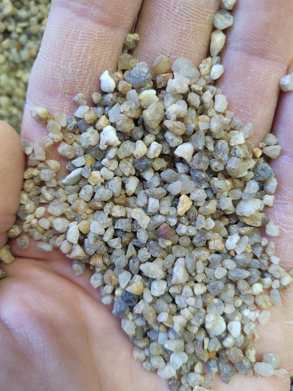 Кварцевый песок сухой фракцинированный фр. 1,6-4 мм.  купить в Воронеже фото 