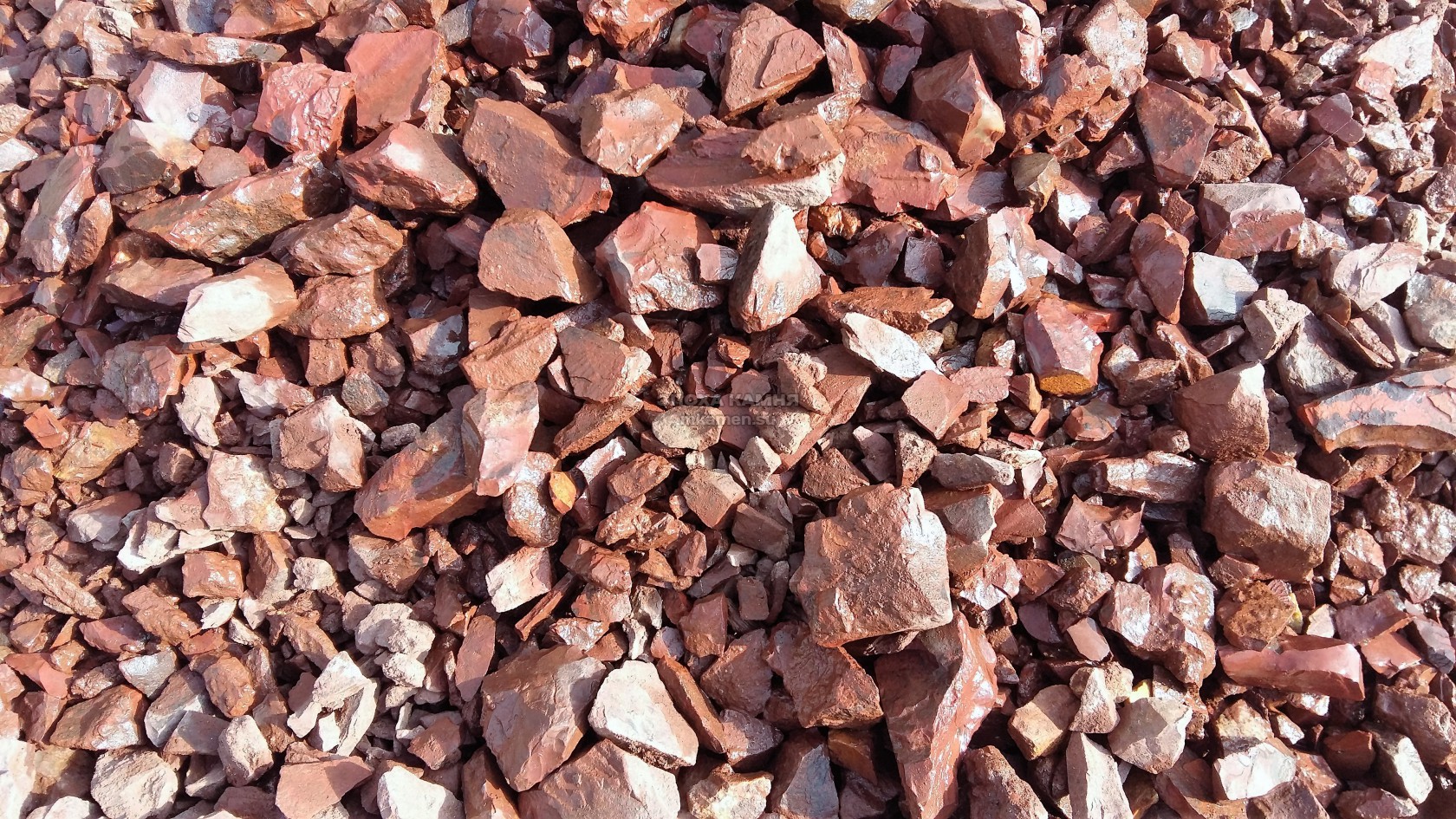  Щебень крошка красный (ЯШМА) фр. 10-20 мм.  купить  в Воронеже яшма красный, бордовый, оранжевый, рыжий декоративный каменный ландшафтный щебень колотый 6 600 руб/т   фото 