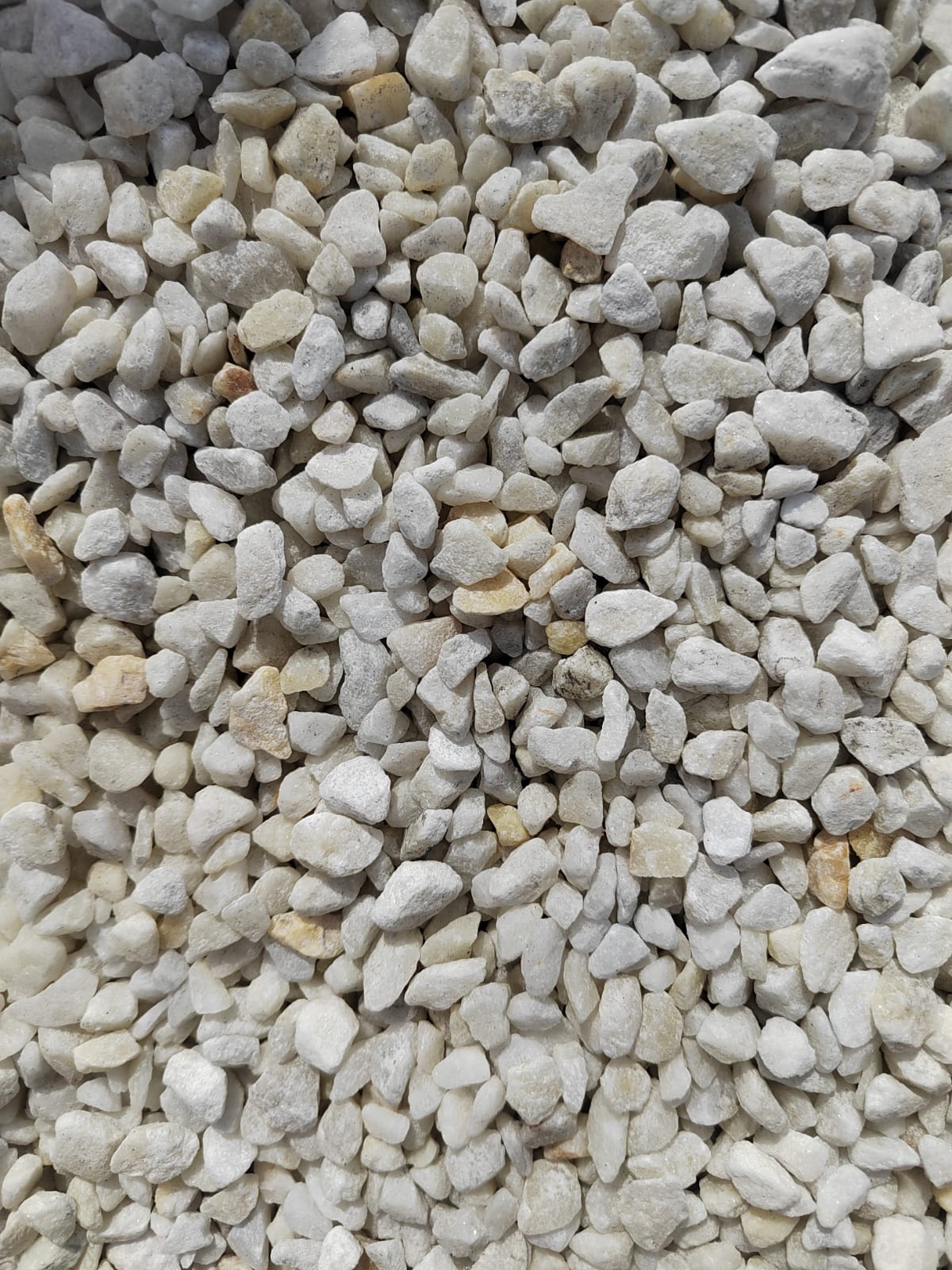  Мраморная крошка, щебень, цвет-белый, фр. 5-10 мм.  купить  в Воронеже мрамор белый, айвори, молочный мраморная каменная крошка ландшафтная 9500 руб/т   фото 