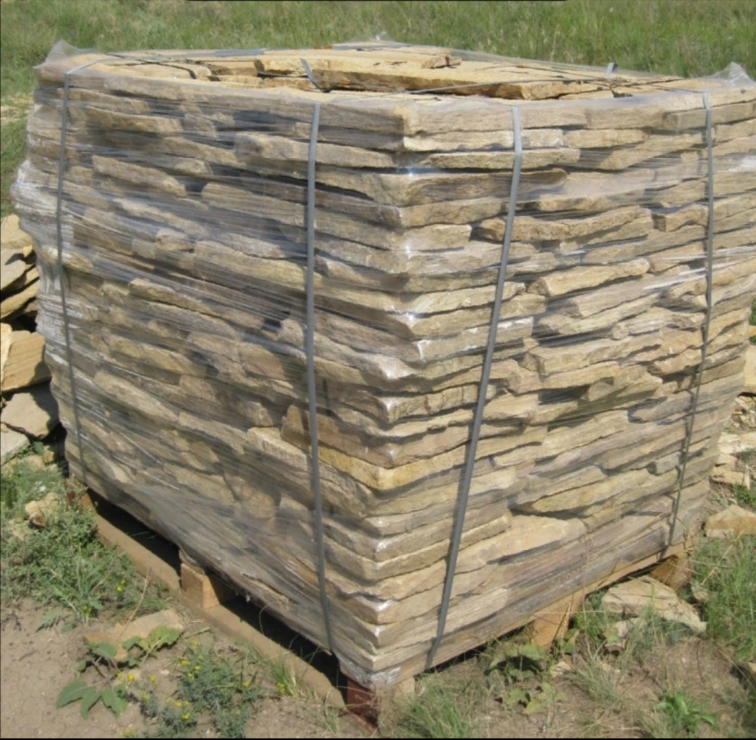 Песчаник пластушка желтый с рисунком (3 см)  купить  в Воронеже песчаник желтый с рисунком, рыжий, желтый песчаник пластушка ландшафтная рваная 8 500 руб/м3   фото 