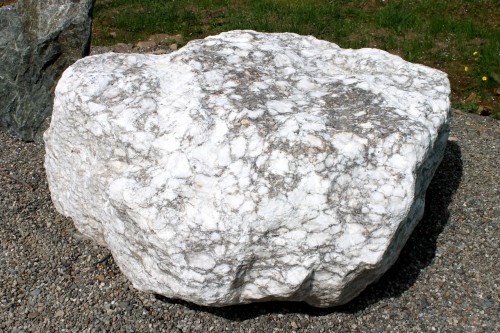  Мраморизированный известняк фр.500-1500 мм.  купить в Воронеже    7 000 руб/т   фото 