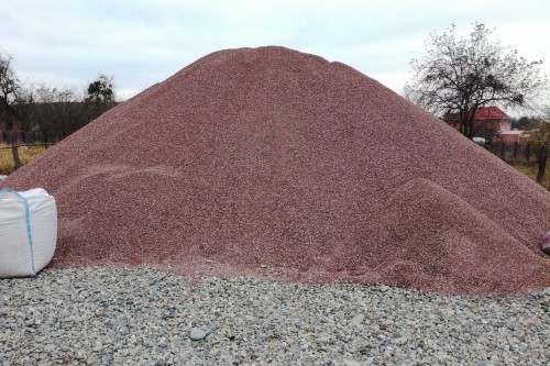 Мраморная крошка (щебень крошка розовый) фр. 5-10 мм.  купить  в Воронеже мрамор розовый, красный щебень колотый ландшафтный декоративный  7700 руб/т   фото 
