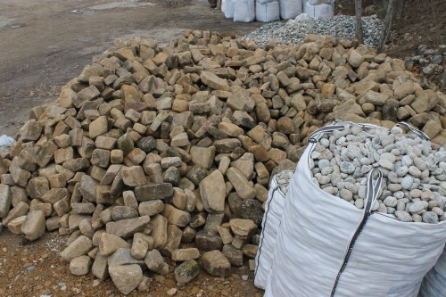 Песчаник для строительства и кладки блочный (фр 100-200 мм)  купить  в Воронеже песчаник бежевый серый рыжий валун мелкий для строительства песчаник 6500 руб/т   фото 