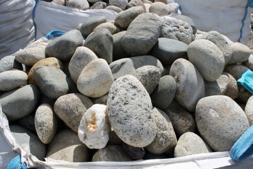  Речной валун (Ассорти) фр.100-300 мм.  купить в Воронеже галечник серый, темно-серый, светло-серый речная галька крупных размеров 4200 руб/т   фото 