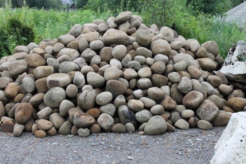  Песчаник ядра, фр. 100-300 мм  купить в Воронеже песчаник бежевый серый рыжий речная галька 5 000 руб/т   фото 