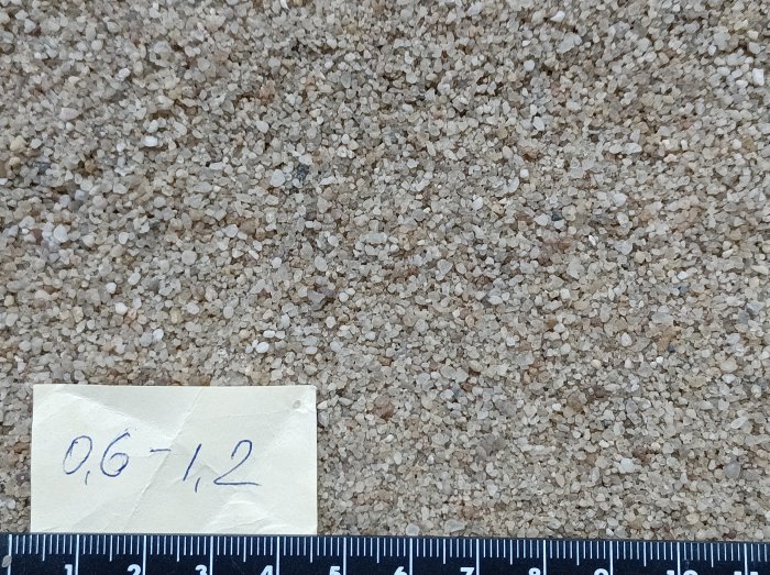 Кварцевый песок для площадок фр. 0,6-1,2 мм.  купить в Воронеже фото 
