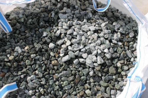  Щебень крошка зеленый (змеевик) фр. 20-40 мм.  купить  в Воронеже мрамор зеленый, салатовый ландшафтная мраморная крошка 7 200 руб/т   фото 