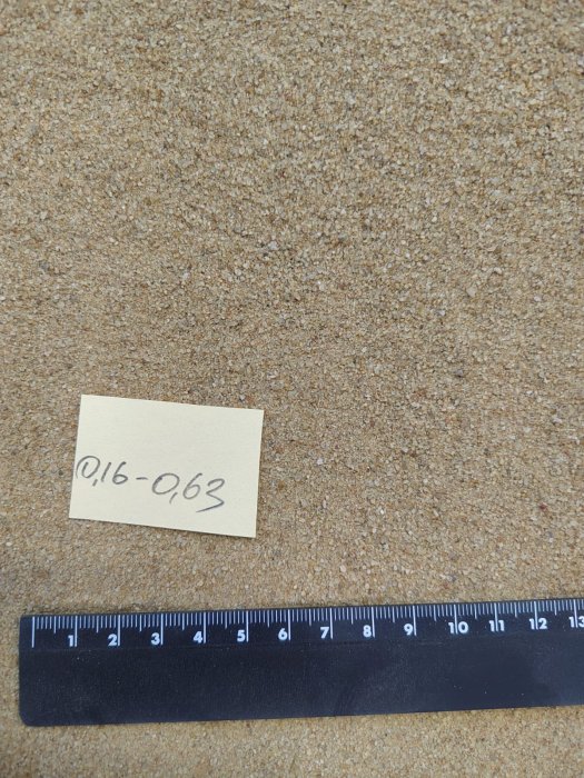 Кварцевый песок для площадок фр. 0,16-0,63 мм.  купить в Воронеже фото 