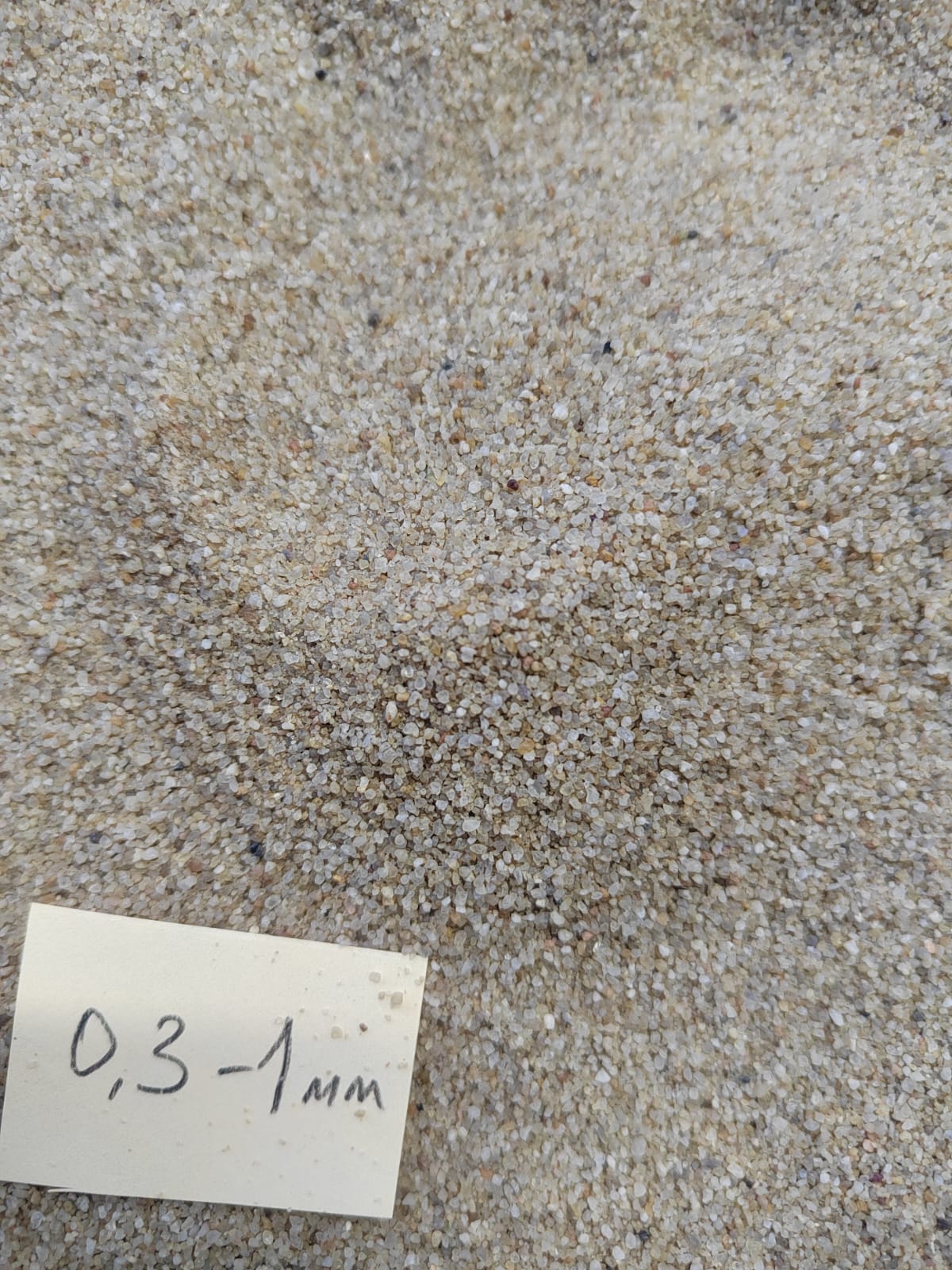 Кварцевый песок для площадок фр. 0,3 - 1 мм.  купить в Воронеже фото 