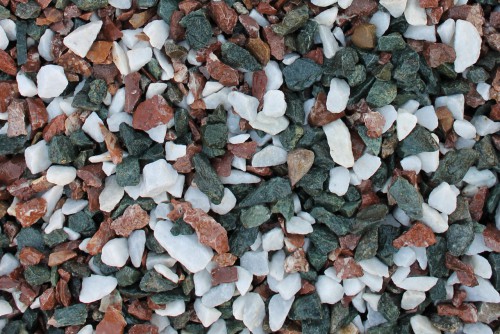  Мраморная крошка (щебень крошка микс: белый-зеленый-розовый) фр. 10-20 мм.  купить  в Воронеже мрамор белый, зеленый, розовый декоративный ландшафтный колотый щебень 9500 руб/т   фото 