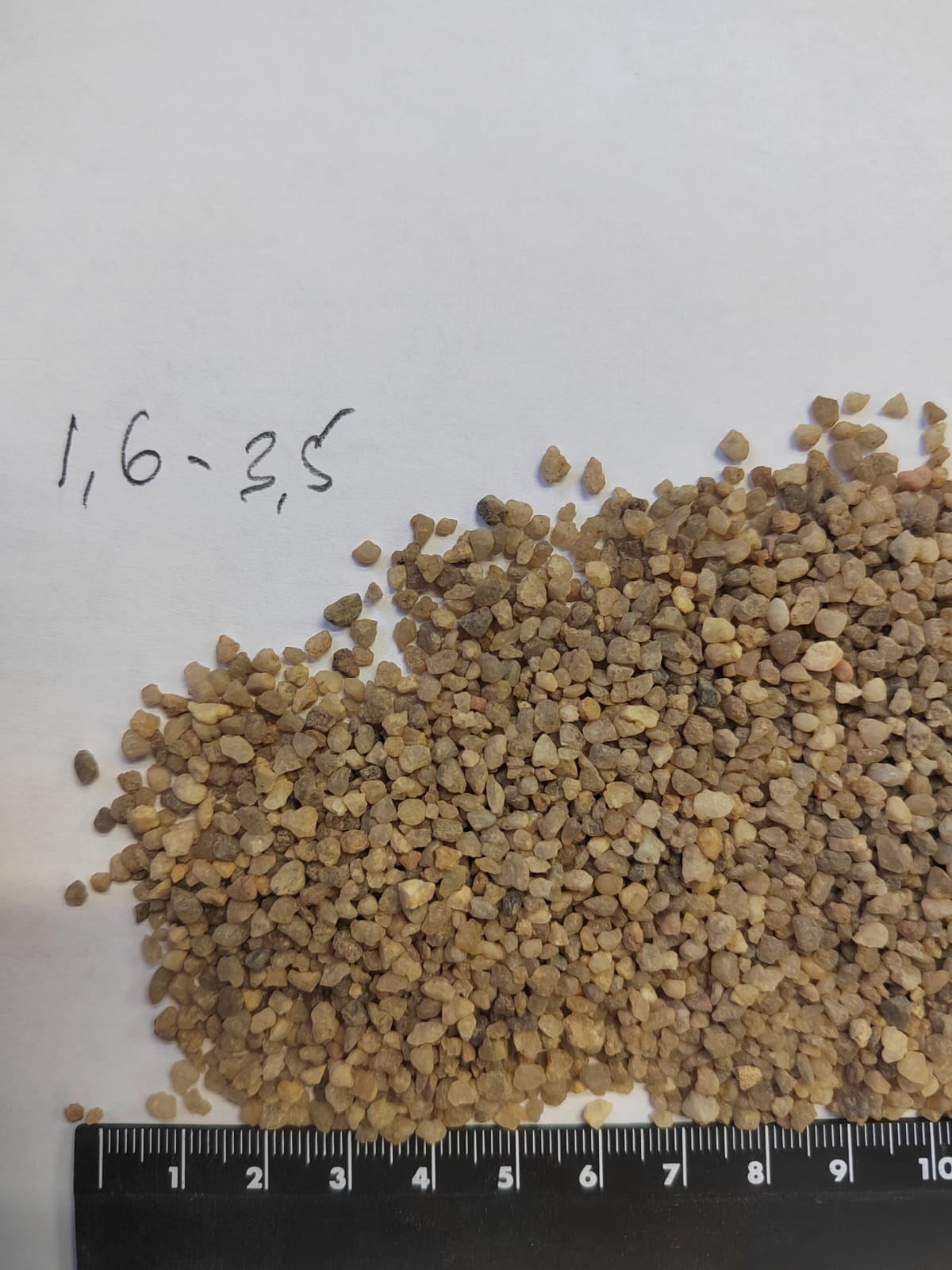 Кварцевый песок для водоподготовки фр. 1,6-3 мм.  купить в Воронеже фото 