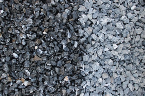  Щебень крошка черный (мрамор) фр. 10-20 мм.  купить  в Воронеже мрамор черный с белыми прожилками, черный, белый каменная ландшафтная декоративная крошка щебня 9000 руб/т   фото 