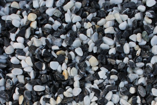  Мраморная крошка (щебень крошка микс : белый-черный-розовый) фр. 5-10 мм.  купить  в Воронеже мрамор белый, черный, розовый, разноцветный микс декоративная мраморная каменная крошка 9500 руб/т   фото 