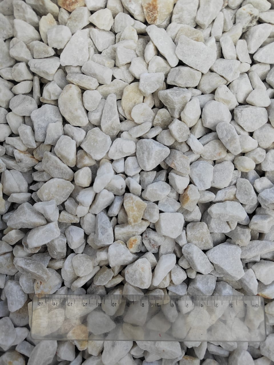  Мраморная крошка, щебень, цвет-белый, фр. 10-20 мм.  купить  в Воронеже мрамор белый, молочный айвори каменная ландшафтная декоративная крошка шебня 9500 руб/т   фото 