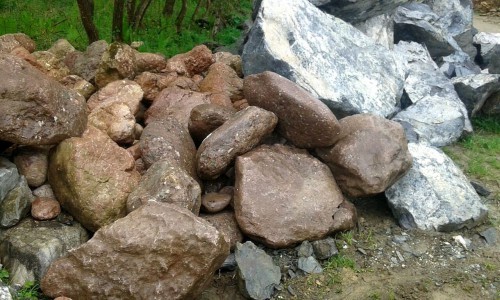  Конгломераты фр. 300-1000 мм.  купить в Воронеже кварц мрамор диабаз коричневый, серый зеленоватый речной валун крупный 6500 руб/т   фото 