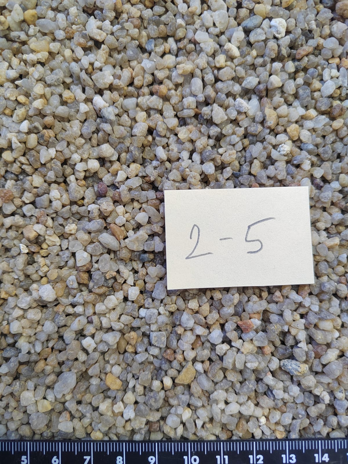 Кварцевый песок для площадок фр. 2-5 мм.  купить в Воронеже фото 