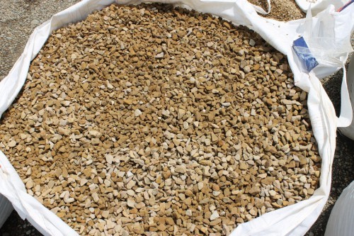  Щебень крошка желтый (песчаник) фр. 10-20 мм.  купить  в Воронеже песчаник бежевый, серый, рыжий декоративный ландшафтный щебень колотый 7 200 руб/т   фото 