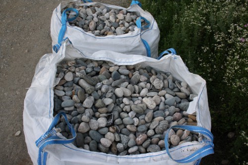  Галька речная окат (ассорти) фр. 50-100 мм. купить   в Воронеже галька природная округлая серая белая черная серая коричневая синяя галька речная окатанная округлая 5000 руб/т   фото 