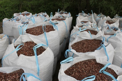  Мраморная крошка (щебень крошка розовый) фр. 20-40 мм.  купить  в Воронеже мрамор розовый, красный мраморная крошка декоративная 7700 руб/т   фото 