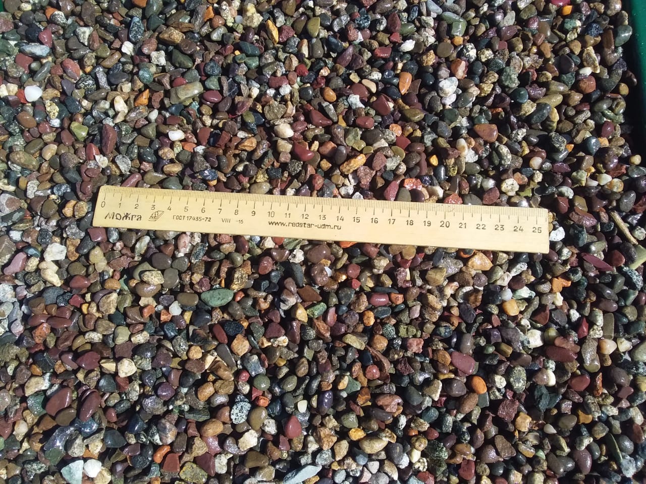  Галька речная окат цветная фр.5-10 мм. купить   в Воронеже галька речная белый, серый, красноватый, синий, темно-серый речная окатанная галька декоративная 5000 руб/т   фото 