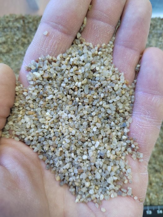Кварцевый песок сухой фракцинированный фр. 1,6-4 мм.  купить в Воронеже фото 
