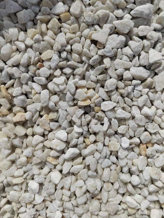  Мраморная крошка, щебень, цвет-белый, фр. 5-10 мм.  купить  в Воронеже мрамор белый, айвори, молочный мраморная каменная крошка ландшафтная 9500 руб/т   фото 