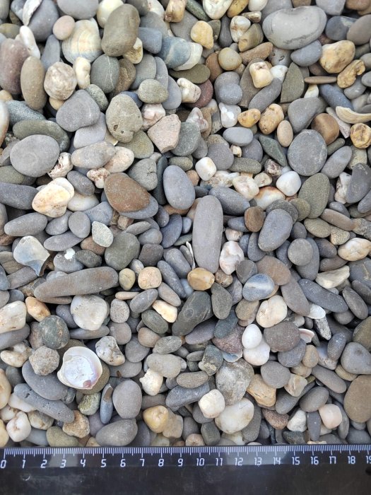 Галька крымская прибрежная фр. 10-20 мм.  купить с доставкой в Воронежу фото 