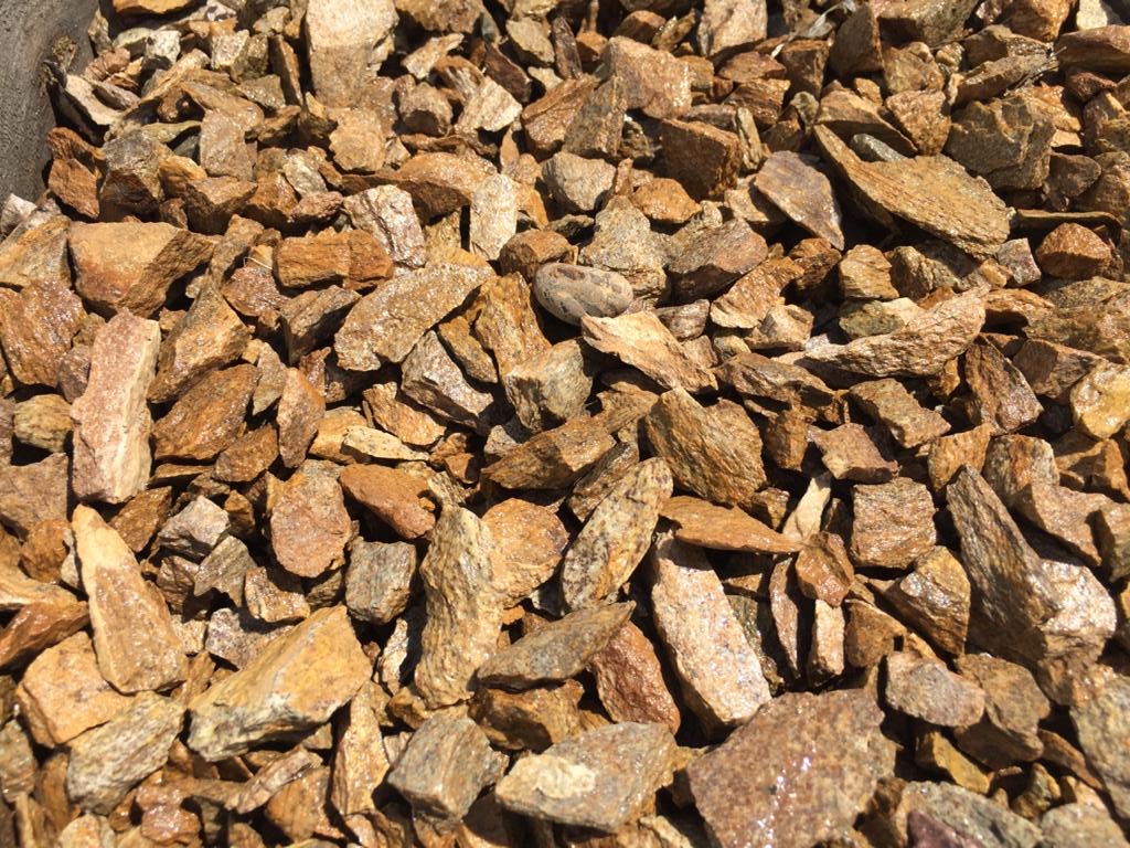  Щебень крошка желтый (ЗЛАТОЛИТ) фр. 10-20 мм.  купить  в Воронеже златолит бежевый, золотистый, желтый каменная декоративная крошка щебня златолита 8 000 руб/т   фото 