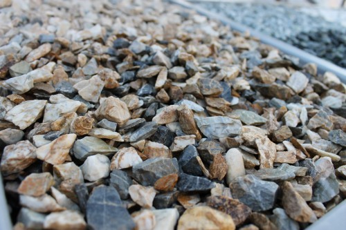  Мраморная крошка (щебень крошка медовый), фр. 10-20 мм.  купить  в Воронеже песчаник бежевый, серый каменная ландшафтная крошка  9900 руб/т   фото 