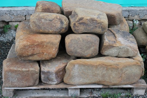  Песчаник для строительства и кладки (фр. 200-400 мм)  купить  в Воронеже песчаник бежевый серый рыжий желтый блоки для строительства из песчаника 6500 руб/т   фото 