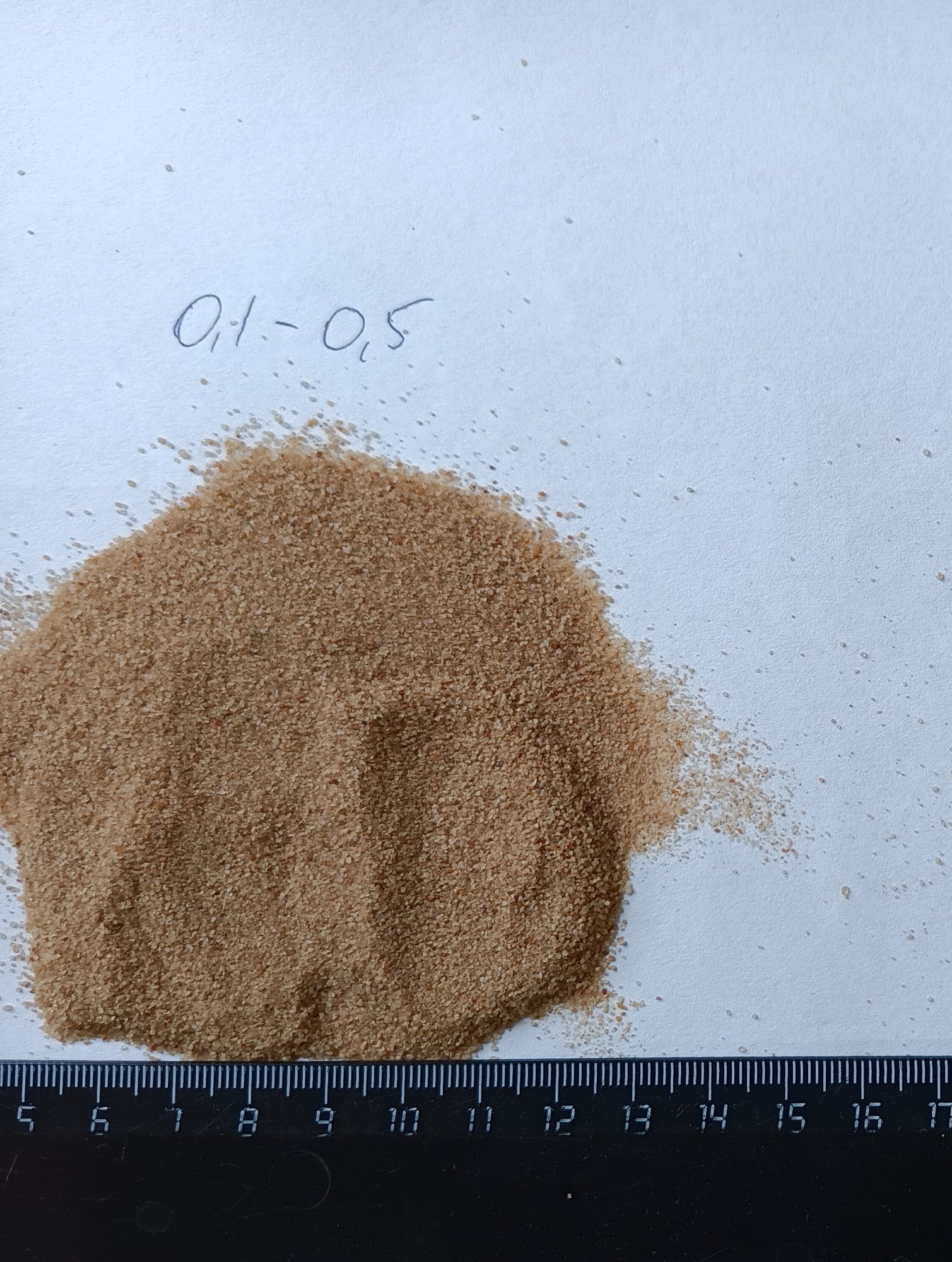 Кварцевый песок для площадок фр. 0,1-0,5 мм.  купить в Воронеже фото 