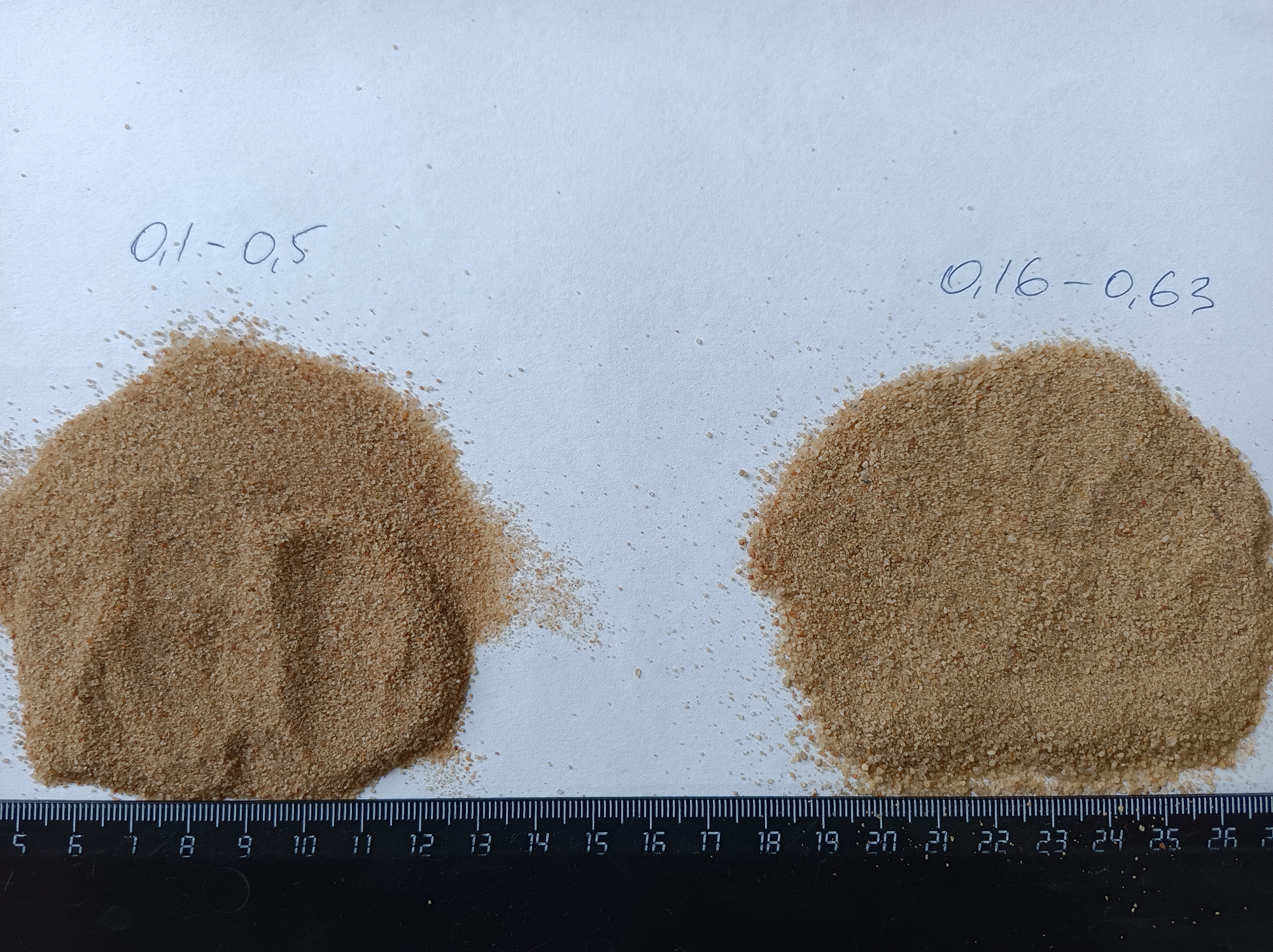 Кварцевый песок для площадок фр. 0,16-0,63 мм.  купить в Воронеже фото 